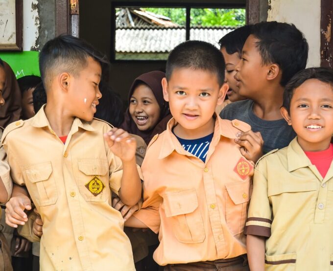 Mendekatkan Diri pada Sastra: Diskusi Buku dan Klub Penulis di Sekolah